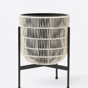 אדנית ראטן “Urban Weave” על מעמד